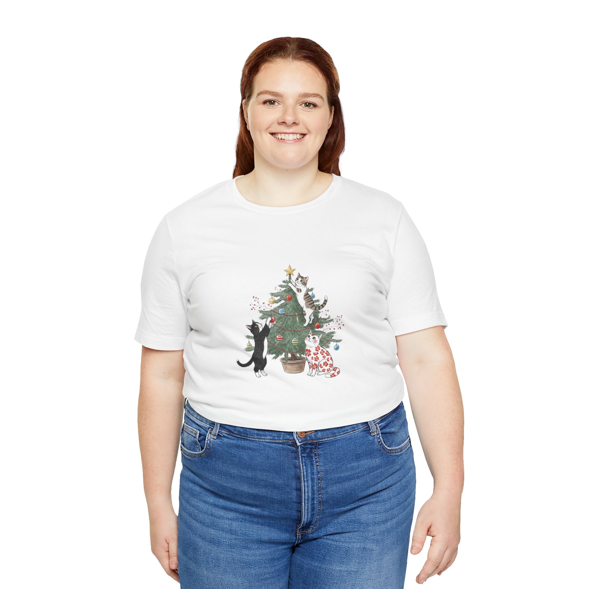 Cat Tee: Cute Cat Lovers Christmas T-Shirt, Holiday Apparel, Pet Lover Gift, Seasonal Outfit, Fun Christmas Decorations