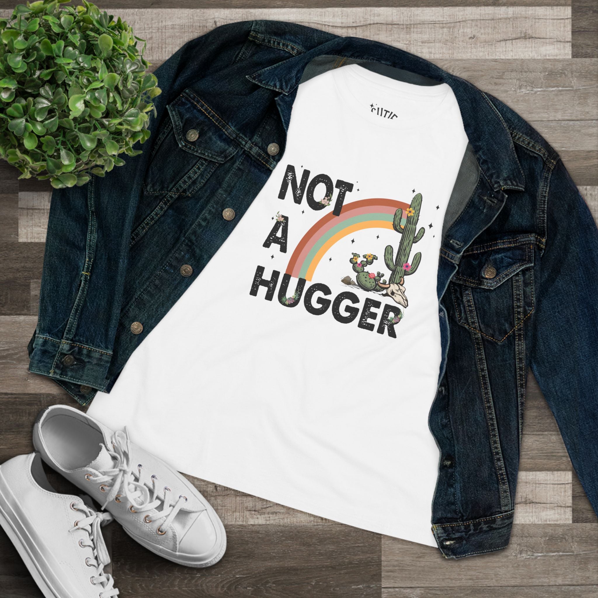 Cactus Humor Tee - "Not a Hugger" Cotton T-Shirt, Funny Gift for Plant Lovers, Casual Wear, Great for Birthdays, Everyday Style
